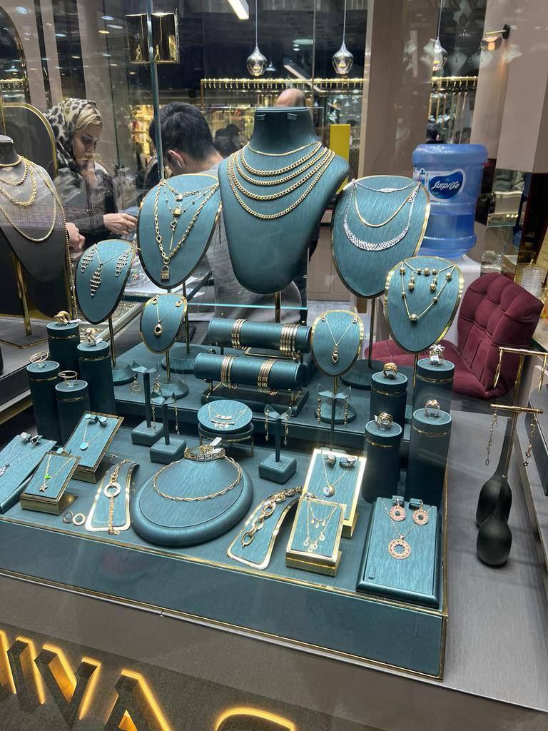 طراحی و ساخت دکور طلا و جواهر