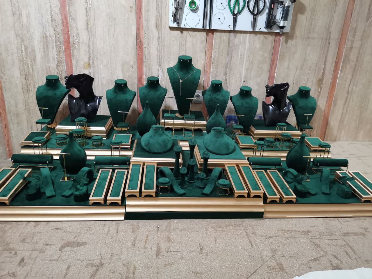 طراحی و ساخت دکور طلافروشی