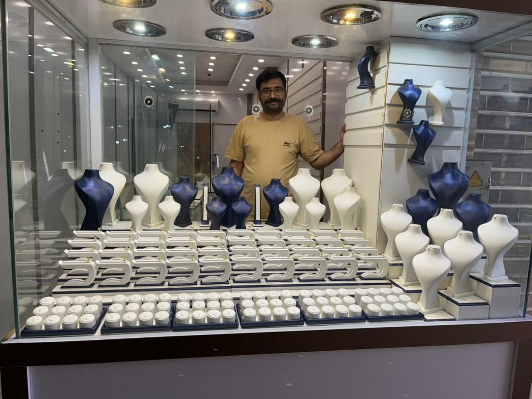طراحی و ساخت دکور طلافروشی