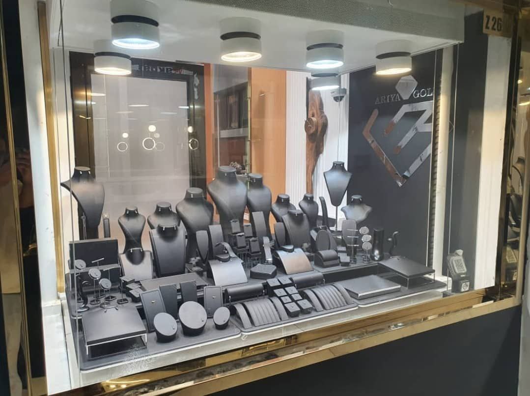 طراحی و ساخت دکور طلافروشی
